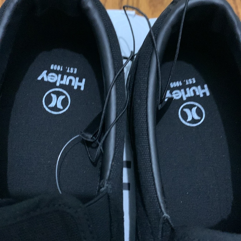 NWT Mens Hurley Arlo Slip Canvas Low Top Slip On Shoes Black/black - Picture 2 of 5